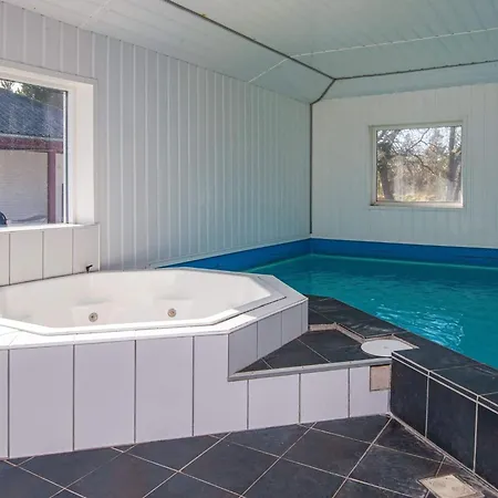 18 Person In Romo Feriehus *